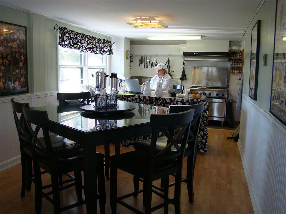 Bay Leaf Cottages & Bistro Lincolnville Extérieur photo