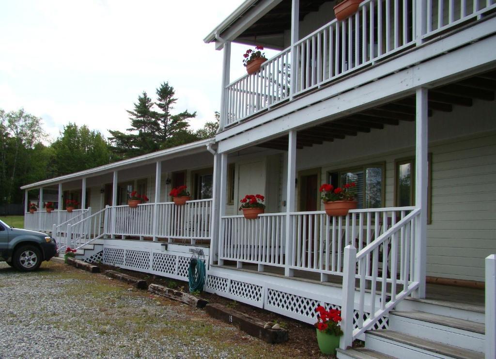 Bay Leaf Cottages & Bistro Lincolnville Extérieur photo
